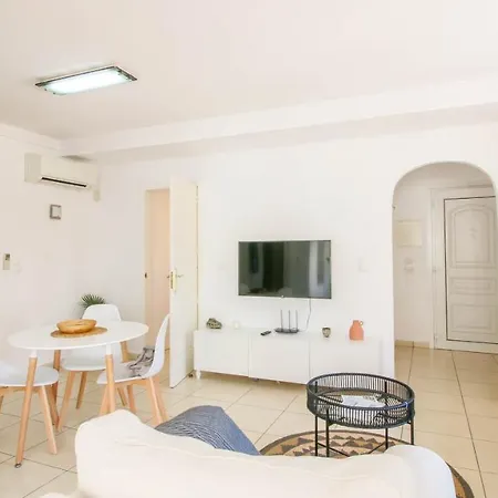 Residencial La Felicidad Apartment